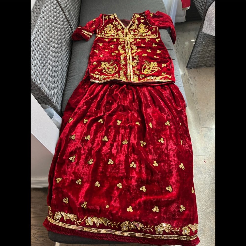Kidz fancy dresses, use only once.